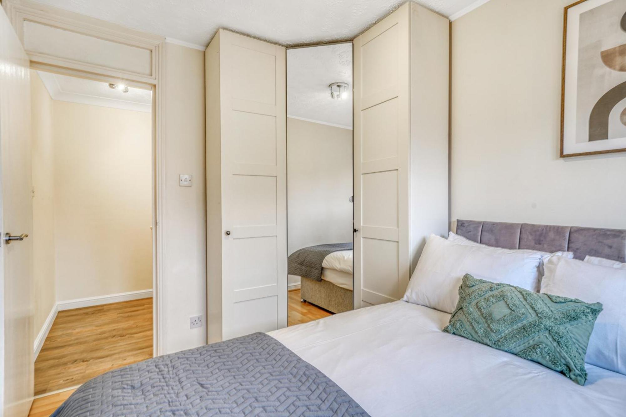 Executive 4 Bedroom Town House In Canada Water Free Wifi & Parking By City Stay Aparts Londýn Exteriér fotografie