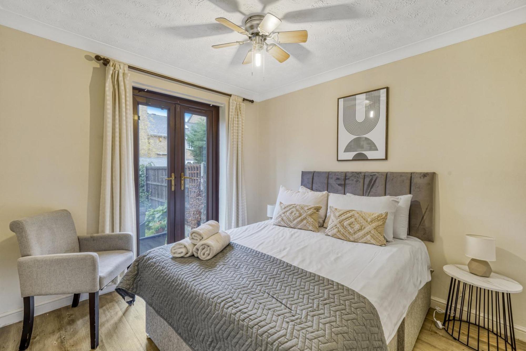 Executive 4 Bedroom Town House In Canada Water Free Wifi & Parking By City Stay Aparts Londýn Exteriér fotografie